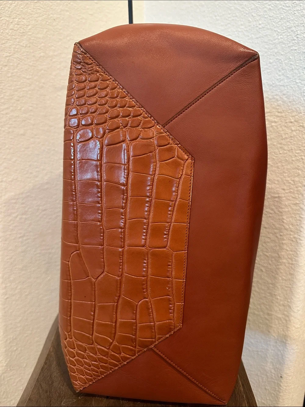 Vince Signature V Croc-Embossed Leather Tote Color Cognac